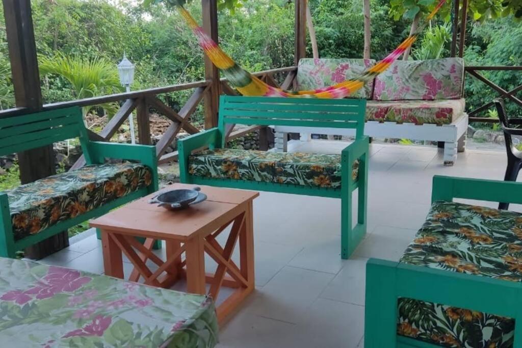 Mi Hermosa - Casa Islena A 70 Metros De La Playa Archibolds Exterior photo